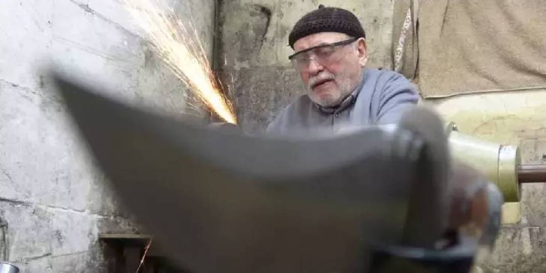 10 yaşında başladı 67 yılı geride bıraktı: 5 metrekarede yıllardır alın teri döküyor 5